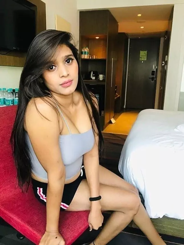 कॉल गर्ल्स सर्विस  पूर्व लुंगदार